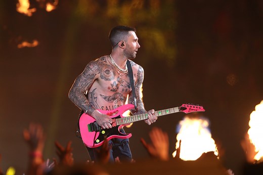 Here Are the Jokes About Adam Levine Taking His Shirt Off