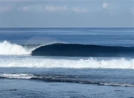 Fiji is an incredibly diverse surfing destination, with thousands of islands and coral reefs facing every direction towards the Pacific Ocean. Unsurprisingly there are regions that stand out for exposure to swell under favourable wind directions. Click on our linktree in bio to find our options! • • #fiji #fijiislands #fijiliving #surf #surfer #surfing #surfphotography #surfparadise #surfphotographer | Perfect Wave