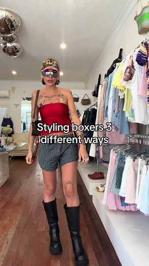 Which one is your fav??? My obsession with vintage boxers will mever dieee #vintageboxers #stylingboxers #vintagefashion #ootd #vintagestyle