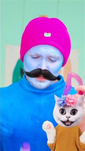 The Purr-fect DIY Cat Toy: Glue & Crayon Fun! #Shorts