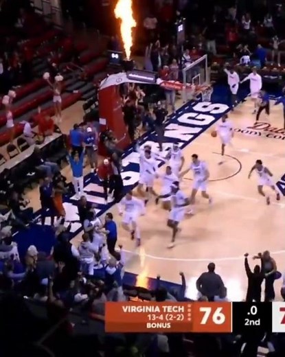 🚨 HALF-COURT BUZZER BEATER 🚨 SMU WINS IT! 👀 #smu #collegebasketball #basketball #buzzerbeater