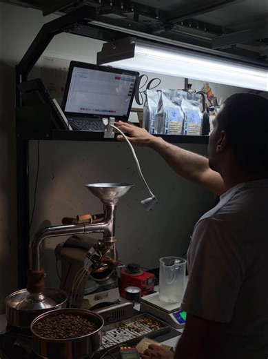 We're here to serve better coffee ❤️ see you tomorrow at @bocagreenmarket @royalpalmplace from 8am to 1pm .... grab some fresh roasted coffee!!!!