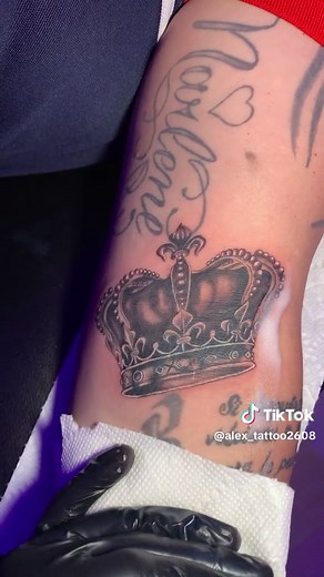 Tattoo of a Crown | Crown Tattoo Design Ideas