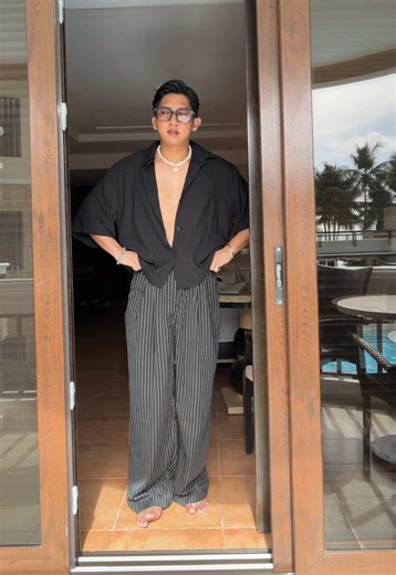 Stylish Black Stripe Pants from HUILISHI WOMEN