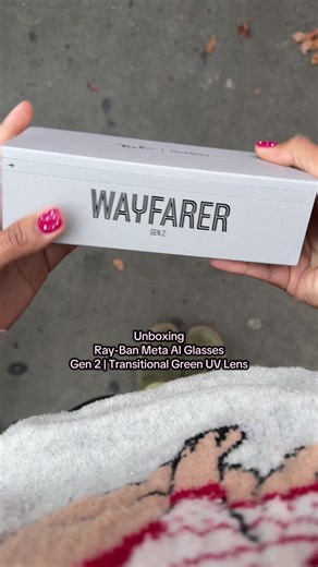 Unbox the Wayfarer @raybanmeta AI sunglasses with me in the UV Transitional lens in green. #meta #rayban #Running gear ✨ Aesthically, I loved them. Very cute, sexy and classy. For my runs, they were…. Not comfy to use. They kept sliding down my nose and I had to readjust them…. Which one is your favorite ? Ray-ban or Oakley HSTN :)