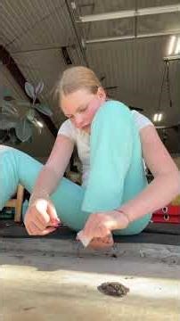 How to paint your toenails