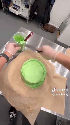 Shrek vs Grinch: Epic Christmas Showdown