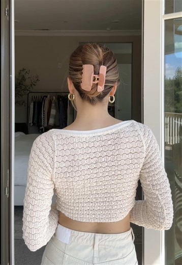 3 Chic Claw Clip Hairstyles to Try This Week