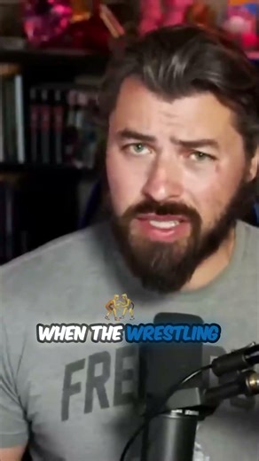 Police officer vs. resisting suspect: The moment Jason refuses to go down. 👮‍♂️👊