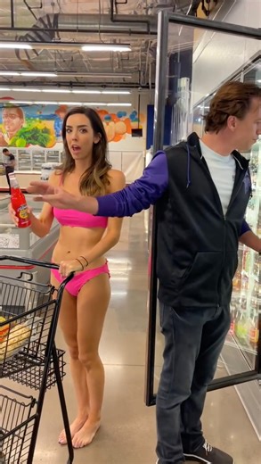 Woman pranks boyfriend with bikini at the grocery store! 👙 | The Anna Show
