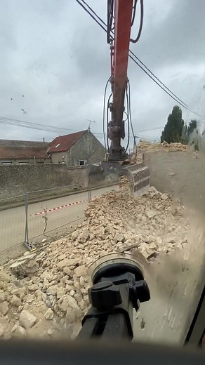 Impressionnant travail de démolition chez les voisins 💪🏻😮‍💨