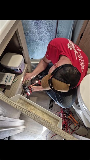 Manual retraction on the unity board due to panel failure #rvrescuerangers #mobilervservice #weekendadventures #newbraunfels | Rescue Rangers RV Repair