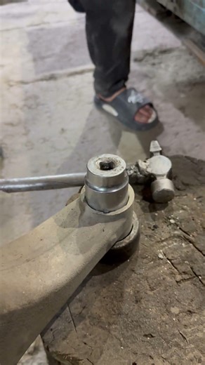 Easy Way to Remove a Silent Block! #carrepair #automobile #engineblock #mechanic