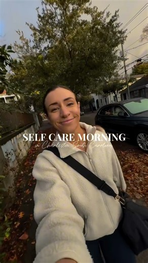 Claire Hurwitt | Holistic Fitness Coach for Women on Instagram: "🎥 SELF CARE MORNING in Charleston, SC 🌴 While we’re here for 2 weeks I’m making sure to keep some normalcy in my routine even while we visit with family, connect with friends here and just enjoy our time 😌 My schedule in working for myself has worked great in the last two years since I implemented 1/2 days on Friday’s so I can take some time to recharge On Friday I fueled up first thing (both with caffeine AND micros/macros lol)