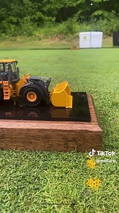 Ertl John Deere Classic Highlights and Collectibles at ERTL.com