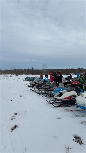 St Stephen River Runners on Instagram: "Over 100+ sleds for our vintage ride !! 🙌🏼"