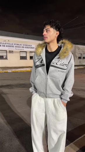 Baggy Style: How to Rock Oversized Looks