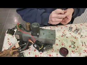 Range Rover P38a EAS valve block seal replacement (time lapse)