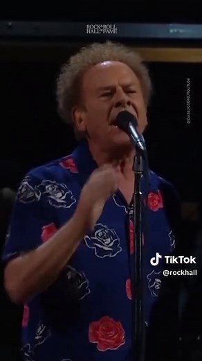Simon & Garfunkel's Memorable Reunion Performance