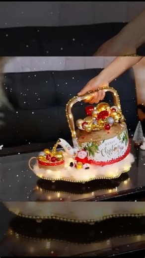 Very Easy Christmas Crafts Tutoria #home #ideas #amazingvideo #tutorials #AmaZing #DIY #easy #viralvideo #hacks #diy #Easy #Tutoria #decor #tutorial #crafts #christmastree #christmastime #Christmas | Tip & Trick