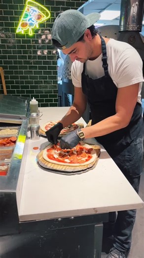 Last weekend before Christmas! Cranking out the ZA! 🌟🍕🍕🍕🍕🍕🍕🍕🍕🌟 | Nights & Weekends