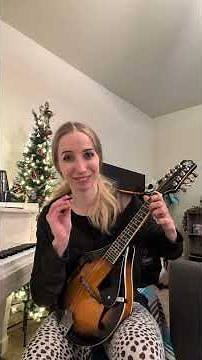 Rogue Mandoline Guitar Review 😂 #elenasbarreguitar #mandolin #guitarreviews