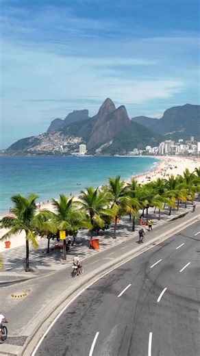 📍 Ipanema Beach, Brazil 🇧🇷