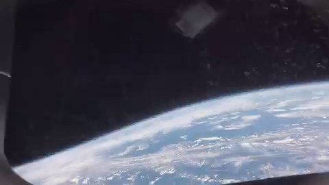 RT @Astropics_bb: アルテミス1のオリオン宇宙船の大気圏再突入動画、20倍速にしてみました。25分も見てられないという方はどうぞ。1分15秒です。Credit: NASA
