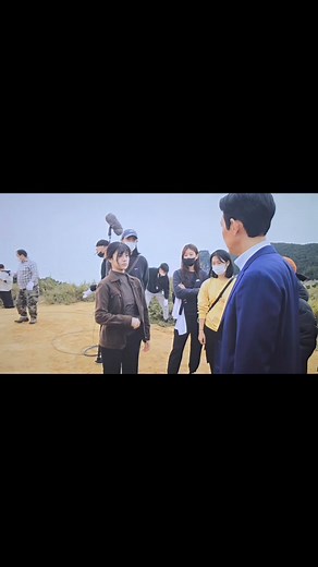 4K views · 177 reactions | Go Youn Jung being directed by Lee Jung Jae Hunt behind the scenes #GoYounJung #고윤정 | Go Youn Jung Pilipinas | Facebook