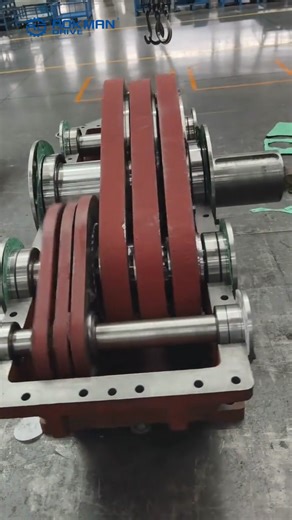 🔧 Inside the Working Principle of the Three-Ring Gear Reducer! This advanced gearbox structure uses multiple gears to share torque, reduce vibration, and achieve ultra-smooth power transmission. AOKMAN — trusted for precision, stability, and performance in every rotation. ⚙️ #AOKMAN #Gearbox #ThreeRingReducer #PlanetaryGearbox #IndustrialGearbox #Engineering #MechanicalDesign #Factory 🌐 www.aokman-drive.com 📞 WhatsApp: 86 17502129789 📧 sns@aokman-gearbox.com | Aokman Drive