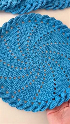 Sousplat espiral em crochê lindo 💙 #crochet