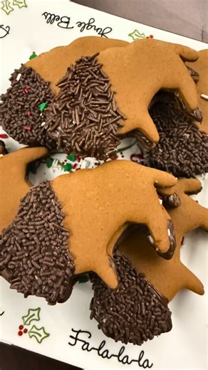 National Park Service on Instagram: "Let the sprinkles fall where they may. When it comes to holiday cookies, there’s nothing more classic than gingerbread bison. Aim for a traditional gingerbread dough that is baked into warm golden-brown cookies, infused with the signature spicy aroma of ginger, molasses, cinnamon, and cloves, and featuring crisp edges and a slightly soft, chewy center. For holiday flair, decorate with icing. And for that cheeky surprise, double or triple up the cookies to add