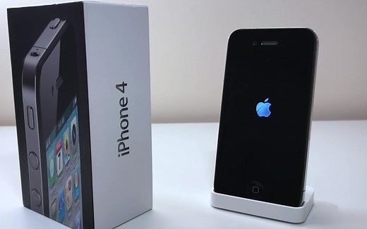 iPhone4开箱，运行当年最新iOS4.0系统