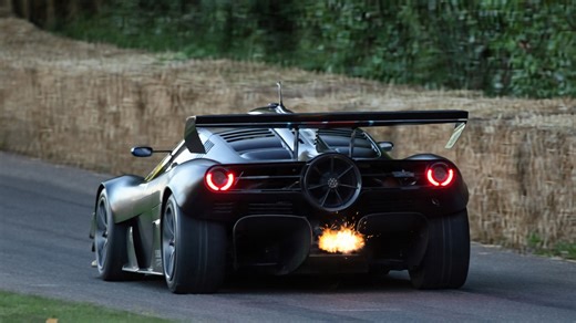 Gordon Murray T50 shoots flames during hard acceleration on track