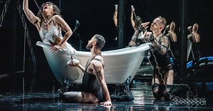 Niet alleen de fellatio-aria boeit bij de Nederlandse première van opera ‘Powder Her Face’