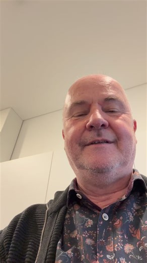 Volksbank Breisgau-Markgräflerland on Instagram: "Was ein geiles Social Media Jahr! ❤️ Wie gewohnt haben wir nochmal unsere besten Momente für dich zusammengefasst. 🤭 Danke, danke, danke! Wir freuen uns schon sehr auf 2026. Übrigens: Wir haben auch schon vorproduziert - wird ein noch geileres Jahr, versprochen. Komm gut ins neue Jahr! Bis bald. 🫶🏼"