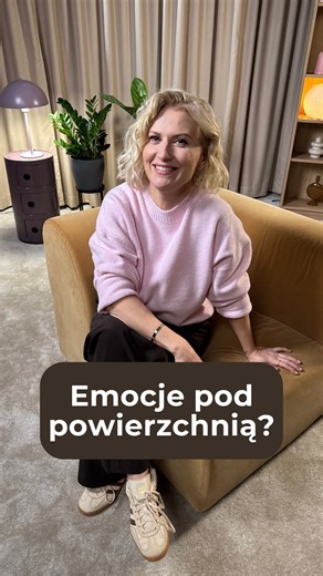 Joanna Chmura | psycholog | mówczyni | autorka | To nie jest naszą rolą naprawiać ani terapeutyzować innych. I świadomość emocji pomaga w tym, aby nie brać wszystkiego do siebie. Bo często... | Instagram