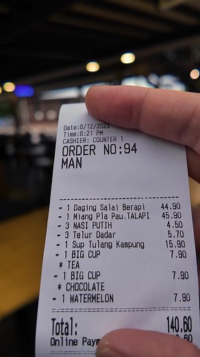 3.6K views · 86 reactions | Orang utara!!! Korang dah punched card belum? Kalau belum mari saya tunjukkan tempat makanan ini dulu. Hari ini saya review makan pulak dekat Big Stone Food Garden Merbok! Apparel and device: Akso Malaysia #thaifood #reviewmakan #aksosupapro #bigstonefoodgarden | Adrian Lo Dejavu | Facebook