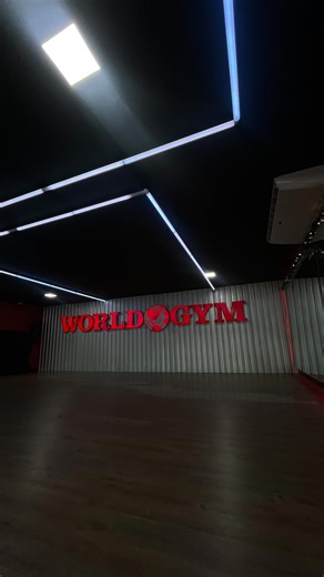 Bruna Freitas | Nutricionista Esportiva on Instagram: "Treinar em um lugar que realmente entrega estrutura, variedade e motivação faz toda a diferente é onde eu treino e confio. A @worldgym.riachofundo2 é onde eu treino e confio. Além de uma estrutura completa e equipamentos de alto nível, a academia oferece uma grade incrível de aulas coletivas, pra todos os gostos e objetivos 👇🏻 🔥 Aulas coletivas disponíveis: ▪️ Mobilidade ▪️ Jiu-jitsu ▪️ Jump ▪️ FitDance ▪️ Boxe ▪️ Funcional ▪️ Defesa pess