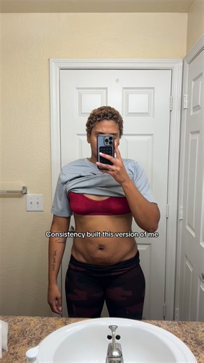 Melodee Rose on Instagram: "Two babies back to back. A body I didn’t recognize. A season where motivation was low… but consistency stayed. This journey didn’t move in a straight line. Some weeks I felt stronger💪🏽 Some weeks my body changed in ways that didn’t look like progress. But I kept showing up anyway. This isn’t about perfection. It’s about choosing yourself in small ways🫶🏽even when life is loud. One year of rebuilding. One year of becoming her again. If you’re in your “starting over”