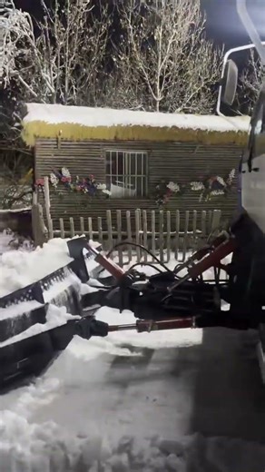 Snow Pushing Machine
