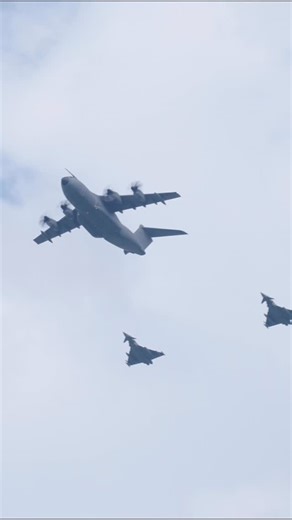 Team Luftwaffe on Instagram: "60 Minuten geballte Luftwaffen-Power im hohen Norden. ✈️ Bei der Übung Significance of National Air Power (kurz SNAP) zeigen wir eine Vielzahl an unseren Fähigkeiten. Ziel ist es, den Lehrgangsteilnehmenden der Führungsakademie der Bundeswehr praxisnah die Leistungsfähigkeit unserer Kräfte am Boden und in der Luft zu vermitteln. Neben unseren Objektschutzkräften sind auch die Waffensysteme A400M, C-130J, Tornado, Eurofighter, CH-53 und H145M im Einsatz und beweisen,