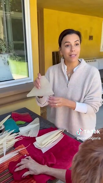 Look forward to this tradition every year 🫔🤍 #tamales #tamaleseason #tradition