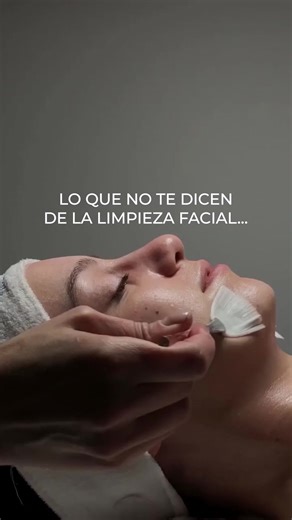 ✨ Limpieza Facial Profesional en Madrid – ¡Renueva tu piel desde la 1ª sesión! ✨ 📍 Barrio de Salamanca ¿Piel apagada, poros obstruidos o imperfecciones que no desaparecen? En Germaine Goya Madrid tenemos la limpieza de cutis que tu piel necesita: PROFUNDA, PERSONALIZADA y con aparatología de última generación. 💥 ¿Qué conseguirás? ✔️ Elimina puntos negros, grasa, toxinas y células muertas ✔️ Mejora la textura y luminosidad de tu rostro al instante ✔️ Minimiza poros y previene imperfecciones ✔️ 
