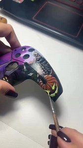 Guaranteed to get victory royale's with this custom 🤭🕹️ @_nas_weiss_ left me speechless with this fortnite themed controller How to Paint Custom Gaming Controllers without Cracking or Peeling Want to paint your PS5, Xbox, or Switch controller? Angelus Leather Paint is a top choice for artists customizing plastic surfaces like controller shells. It’s flexible, vibrant, and long-lasting, but proper prep is key. ✅ Here’s how to paint a controller the right way: Lightly sand the surface, smooth ou