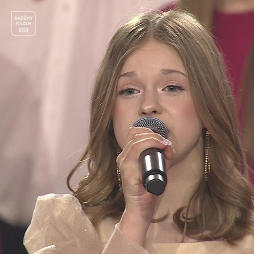 Wielkie kolędowanie w Chicago i niesamowita Ala Tracz w duecie z zespołem Classic 😍 przeżyjmy to jeszcze raz i #BądźmyRazem | Telewizja Polska