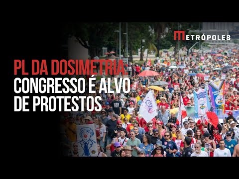 Ato contra o PL da Dosimetria reúne manifestantes em Brasília; veja imagens
