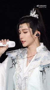 315 reactions · 13 shares | 【Focuscam] Như Lân Nhất Mộng - Quốc Phong Đại Điển 2023 Bao sắc nét, bao xịn, bao hay huhu thần tiên caca Lưu Vũ hôm nay lại cướp mất trái tim tôi rồiiiii _____ Cre: ROSETTE丨刘宇 | Lưu Vũ Fanpage - 刘宇 | Facebook