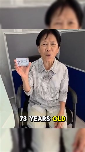 Sa edad na 73 taong gulang, nagpa-renew at matagumpay na nakakuha ng kanyang #OWWAECard ang ating Kabayan dito sa Qatar—𝗽𝗮𝘁𝘂𝗻𝗮𝘆 𝗻𝗮 𝘄𝗮𝗹𝗮𝗻𝗴 𝗽𝗶𝗻𝗶𝗽𝗶𝗹𝗶𝗻𝗴 𝗲𝗱𝗮𝗱 𝗮𝗻𝗴 #𝗦𝗲𝗿𝗯𝗶𝘀𝘆𝗼𝗻𝗴𝗠𝗮𝘆𝗣𝘂𝘀𝗼. Sa kanyang panayam ngayong araw sa ating Day 3 ng Serbisyo Caravan sa Qatar, ibinahagi niya ang pasasalamat sa mabilis at maayos na proseso, at kung paano nilalapit ng pamahalaan ang mga serbisyong kailangan ng OFWs, para hindi na sila mahirapan pang maghanap o maghintay. 