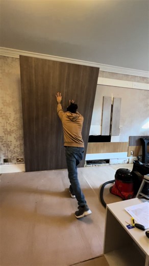 How to Properly Install a Flat-Screen TV on a Wall